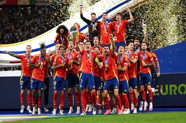بطل استثنائي.. منتخب إسبانيا يكرر إنجازه في يورو بعد 60 عامًا